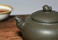 《鳥語(yǔ)花香》宜興紫砂壺高級(jí)工藝美術(shù)師手工蟹殼青段泥泡茶壺茶具
