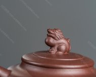 瑞獅獻福