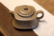 《柱礎》頂級蟹殼青純手工助理工藝美術師宜興紫砂壺茶具茶壺
