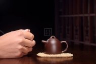 《秦權(quán)》宜興實力派名家手工秦權(quán)紫砂壺茶壺茶具紫泥