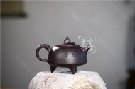 《環龍三足》