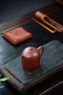 《高秦權》