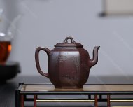 泉眼無聲惜細流，樹蔭照水愛晴柔。