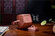 《權方》