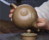 《蓮逸》