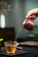 《高秦權》