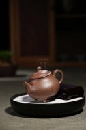《七彩砂之三足福源》宜興工藝美術師手工紫砂壺茶壺老師七彩砂創新壺