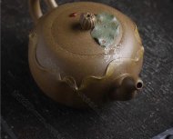 《蓮逸》