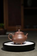 《七彩砂之三足福源》宜興工藝美術師手工紫砂壺茶壺老師七彩砂創新壺