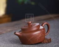《湯婆菱花》