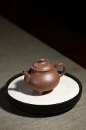 《七彩砂之三足福源》宜興工藝美術師手工紫砂壺茶壺老師七彩砂創新壺