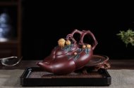 《圣桃》宜興高級工藝美術(shù)師手工紫砂壺圣桃泡茶壺茶具底槽青