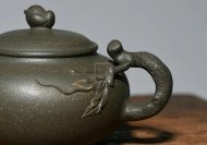 《鳥語(yǔ)花香》宜興紫砂壺高級(jí)工藝美術(shù)師手工蟹殼青段泥泡茶壺茶具