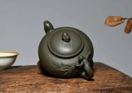 《鳥語(yǔ)花香》宜興紫砂壺高級(jí)工藝美術(shù)師手工蟹殼青段泥泡茶壺茶具