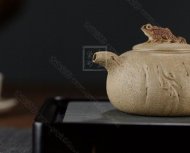 《招財供春》