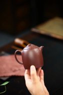 《高秦權》