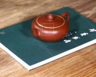 《禪蓮描金》