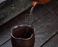 《秦權壺》