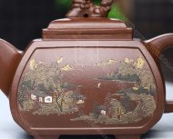 《四方獅尊》